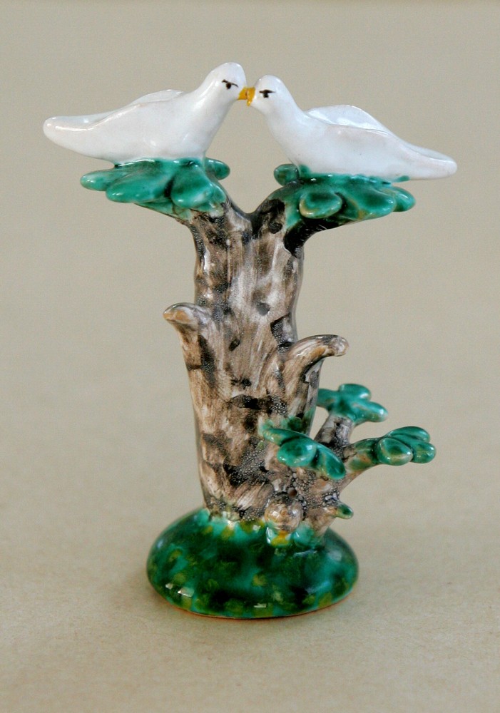 plastika figurálna majoliková Stromček s holubičkami