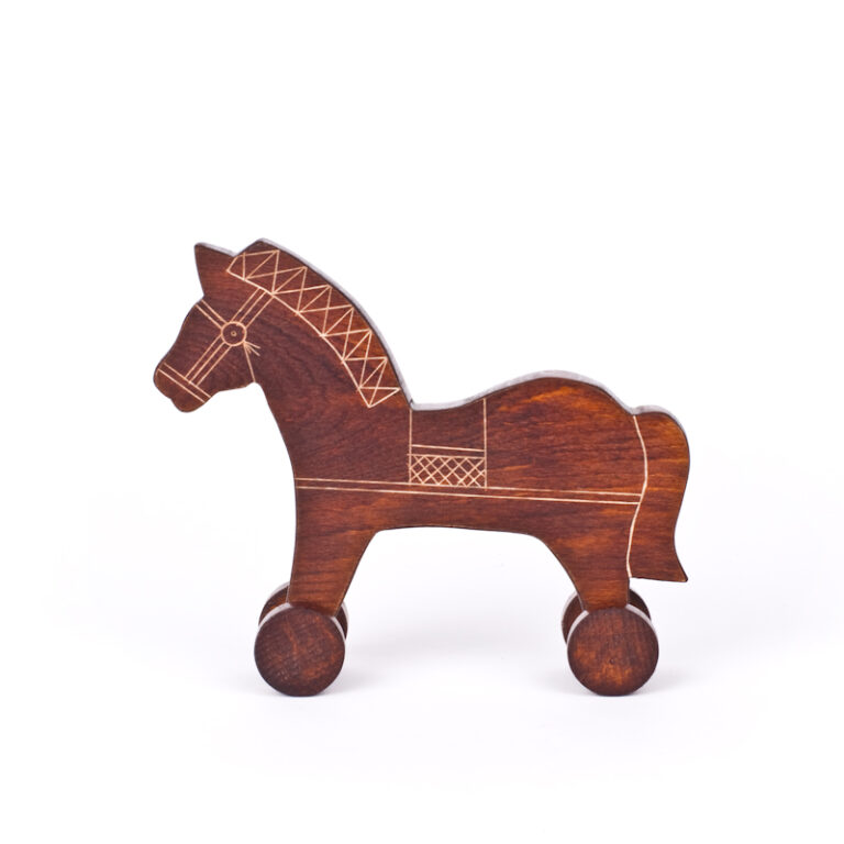 suvenír hračka drevená koník na kolieskach