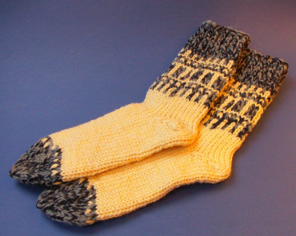 ponožky pletené so vzorom   410/1