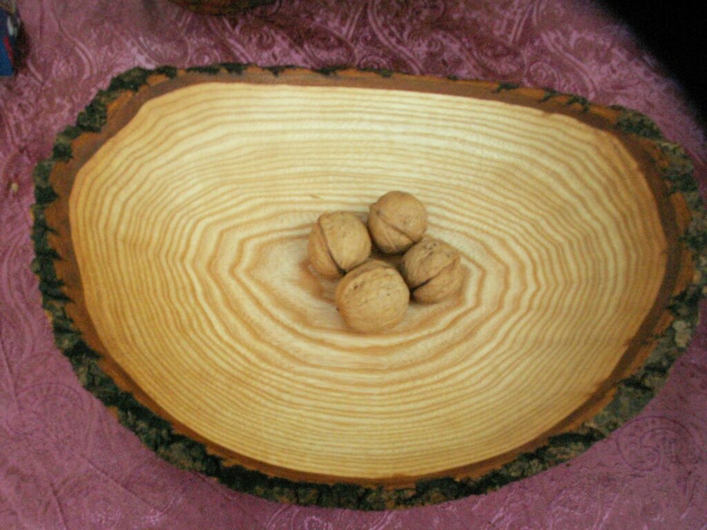 Miska drevená – s kôrou