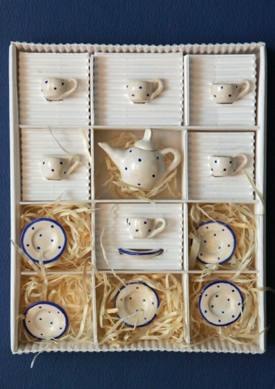 kolekcia keramických miniatúr v krabičke súprava čajová