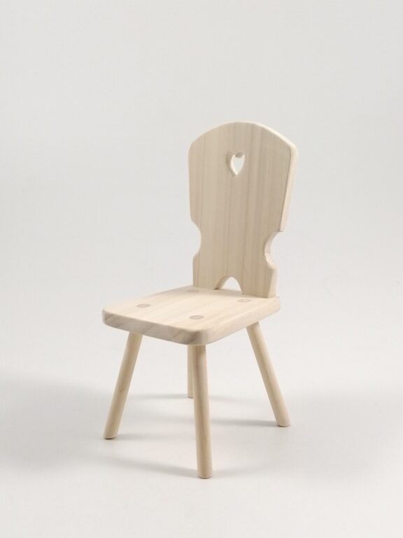 Stolička drevená – pre bábiku