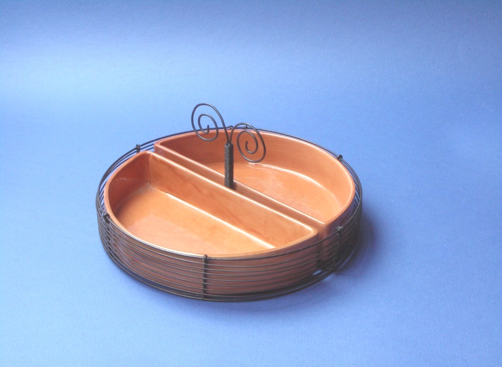 košík drôtený počiernený s keramikou