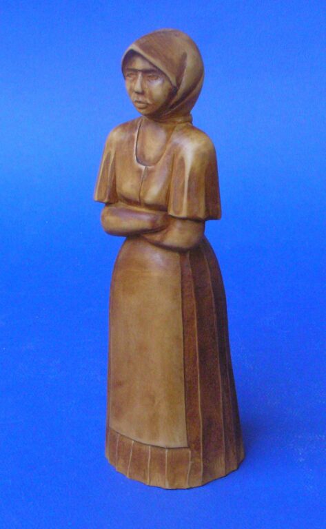 socha ženy v kroji autor Trúchly František