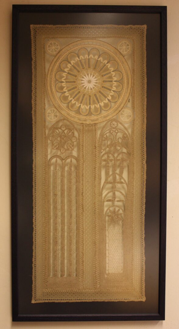 obraz s paličkovanou čipkou  Okno inšpirované gotikou