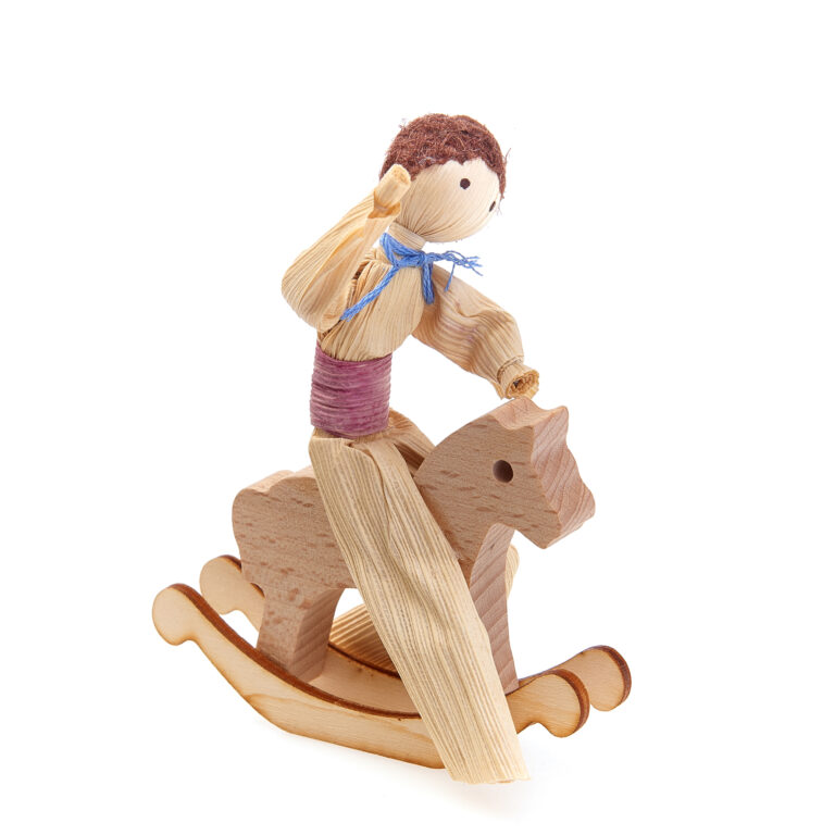 Figúrka šúpoľová – Chlapec na hojdacom koni