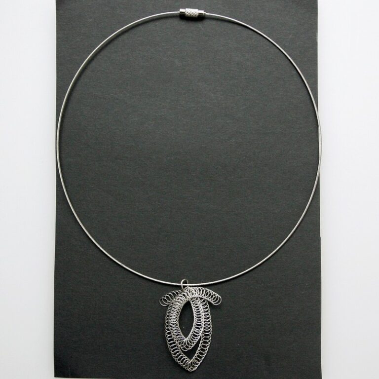 náhrdelník drôtený b