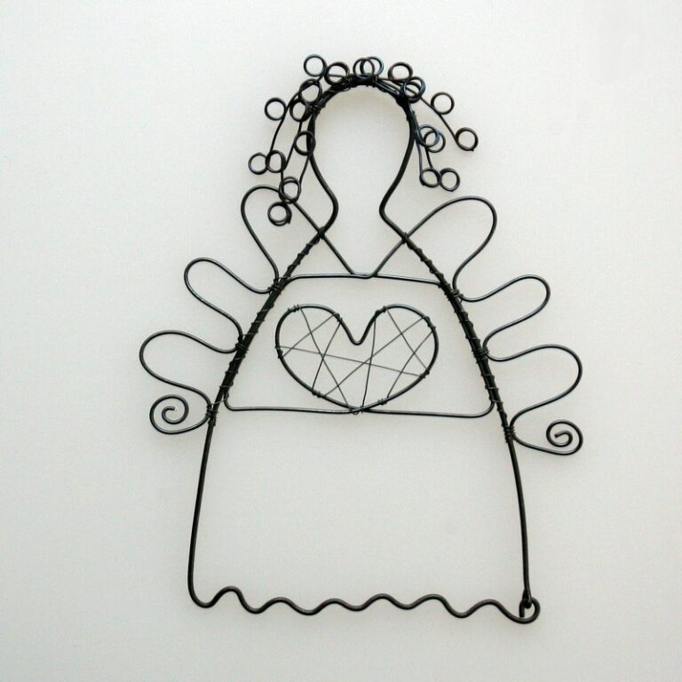 ozdoba drôtená anjel so srdcom