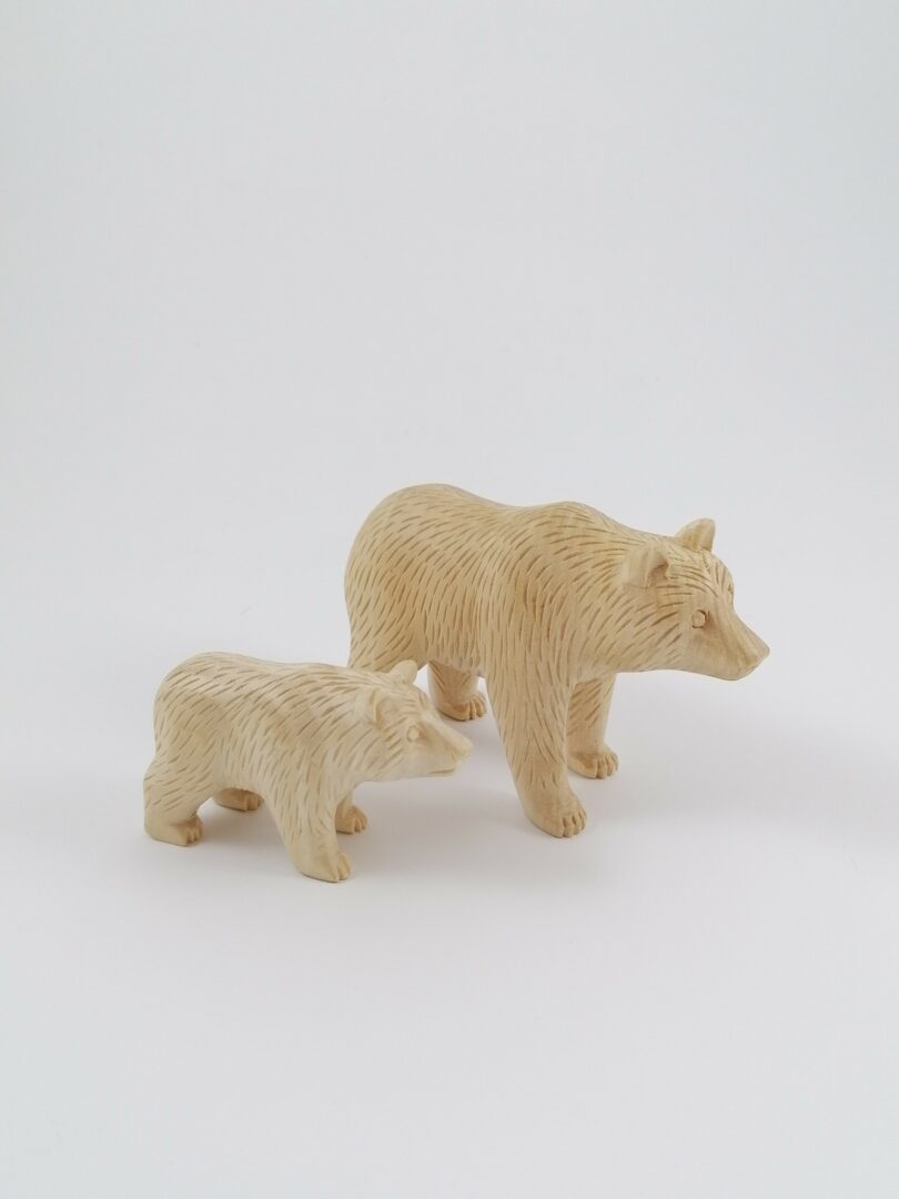 Zvieratko drevené vyrezávané – medveď