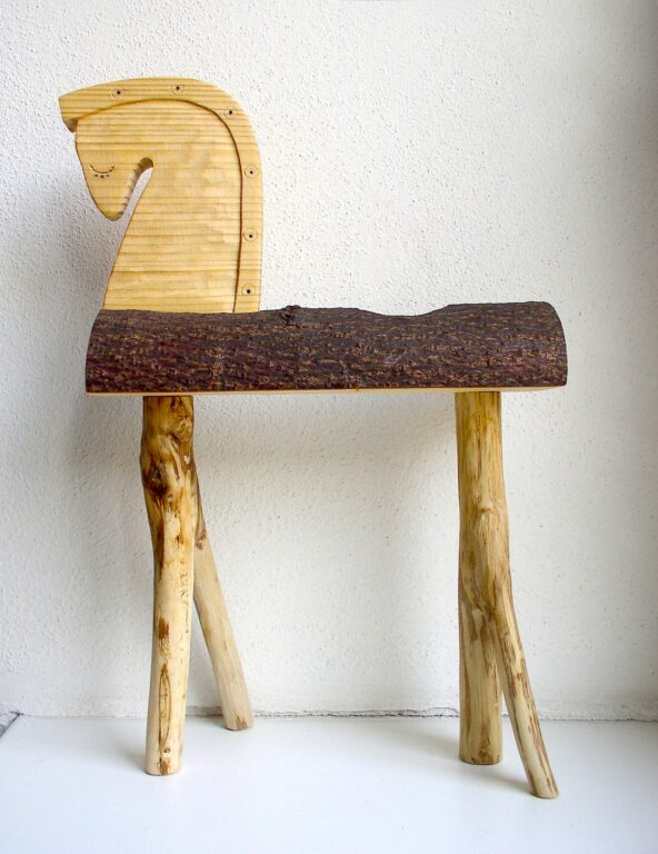 larger natural horse with bark