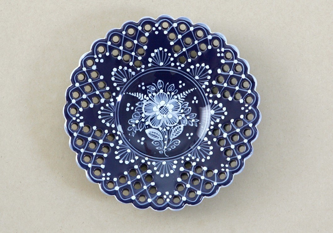 tanierik majolikový vyrezávaný modrý
