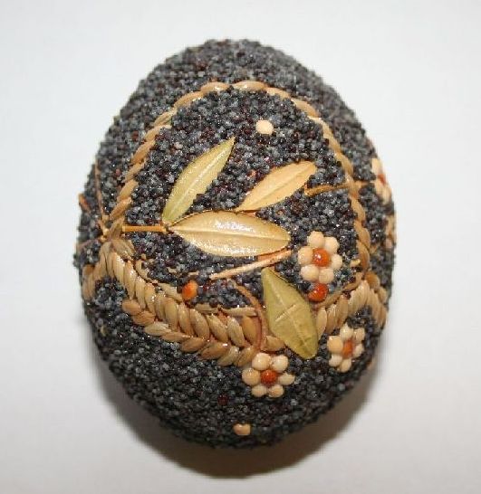 kraslica olepovana semienkami košík