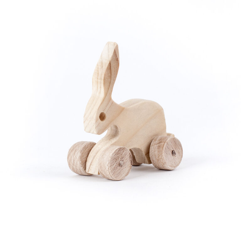 minizvieratko drevené na kolieskach zajac