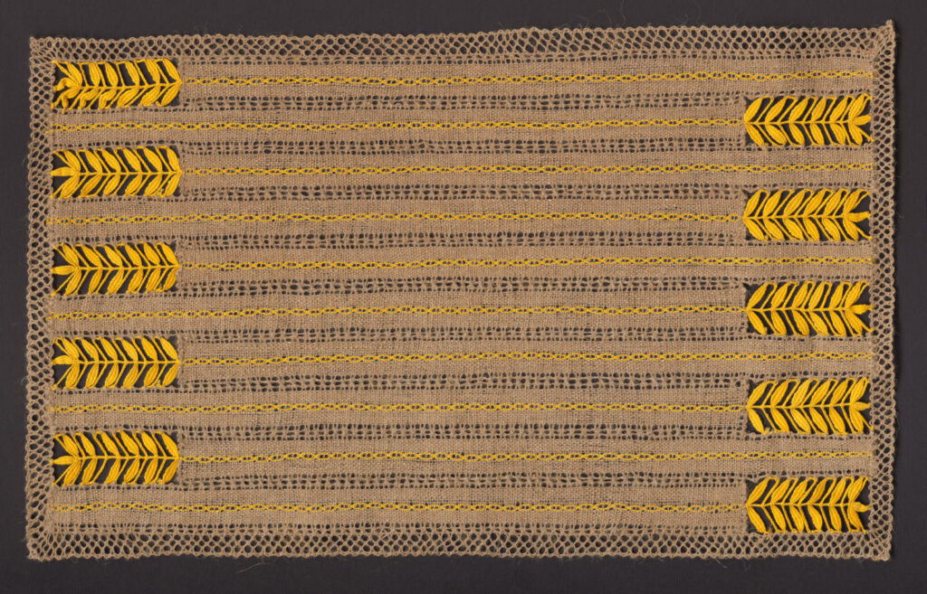 Prestieranie úsporné čipkové