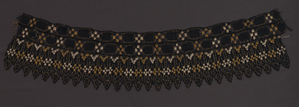 Čipka čierna so zlatom