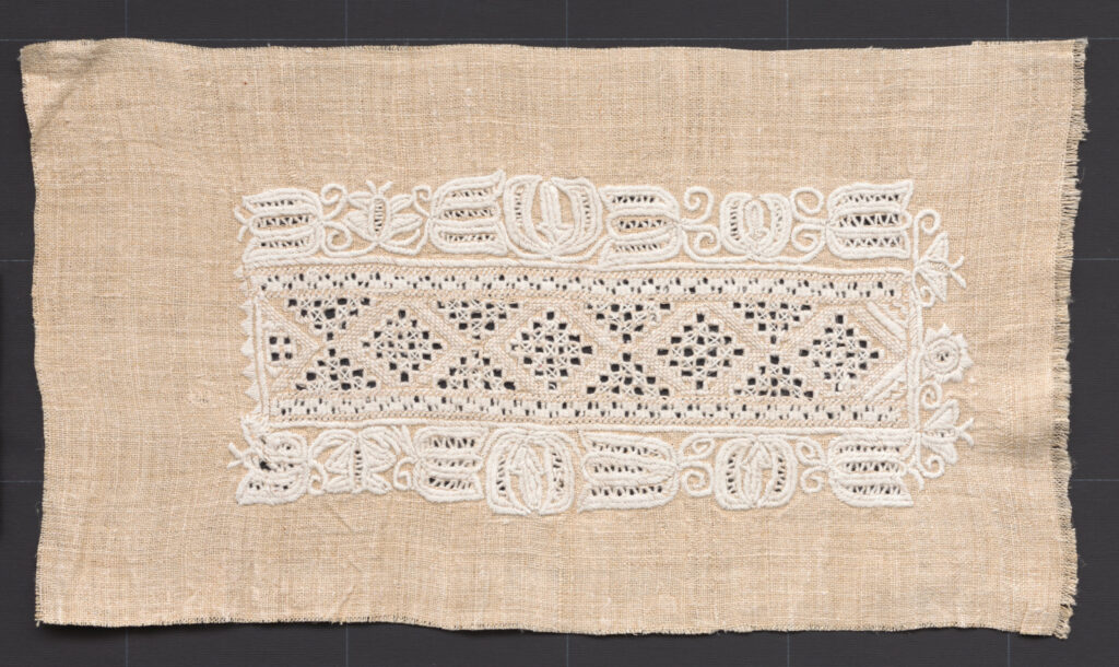 Výšivka z rukávcov