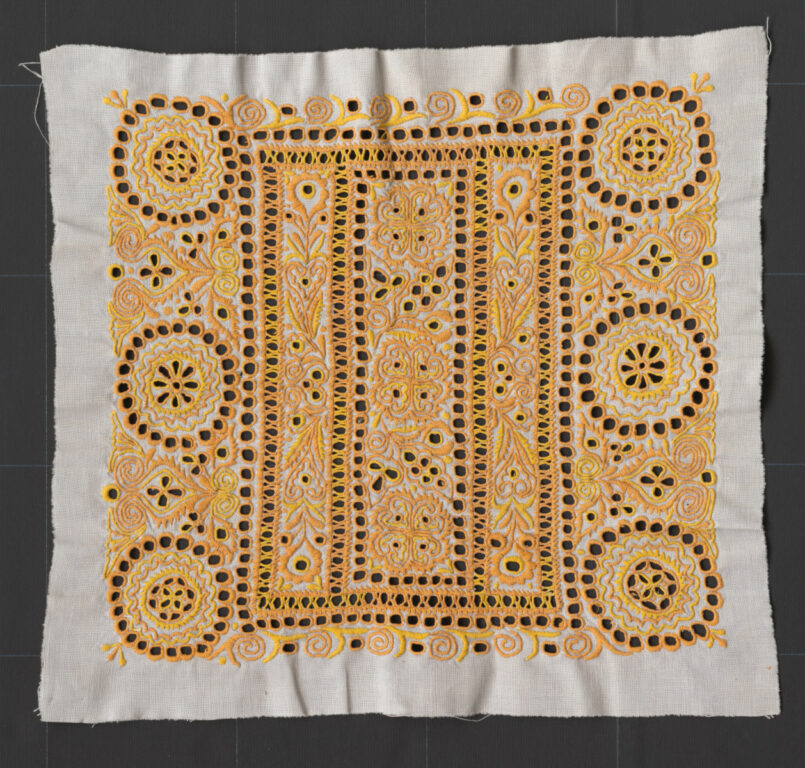 Rukávce – výšivka z rukáva