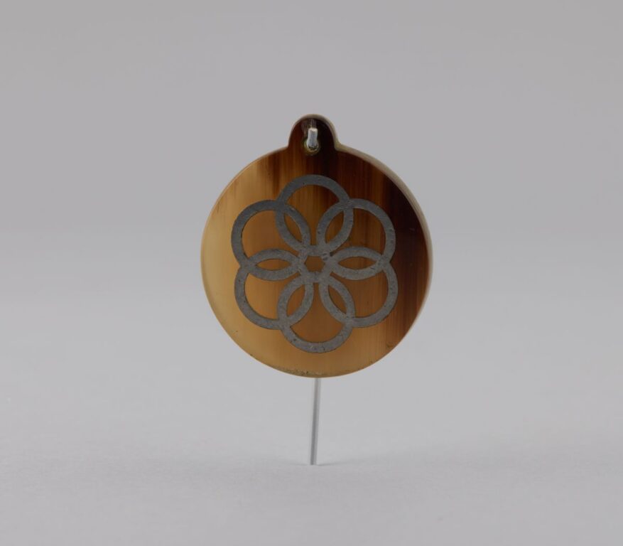 Horn pendant