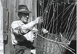 Pohľad do histórie pletenia z prútia