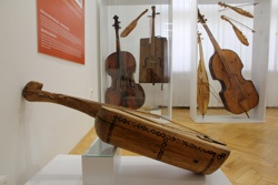 Výstava Majstri hudobných nástrojov