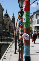 Graffiti knitting