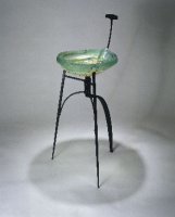 Palo Macho: Objekt. Maľované tavené tabuľové sklo, kov. 2000.