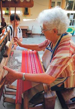 Weaving days in the Court of Crafts of ÚĽUV