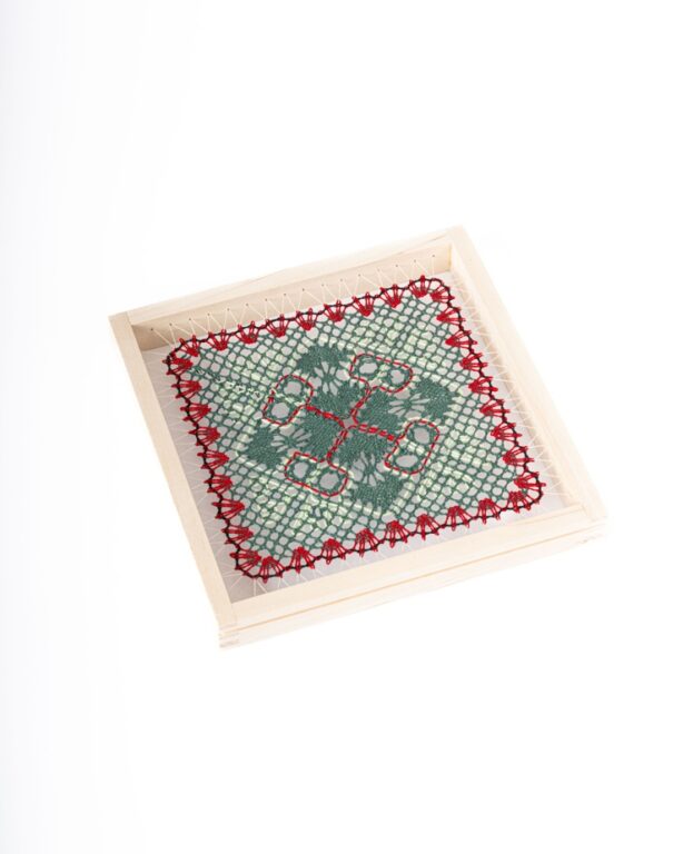 Obrázok s paličkovanou čipkou – špaňodolinský vzor „Parôžky“
