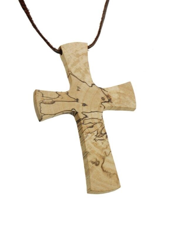 Prívesok drevený – kríž, na koženej šnúrke