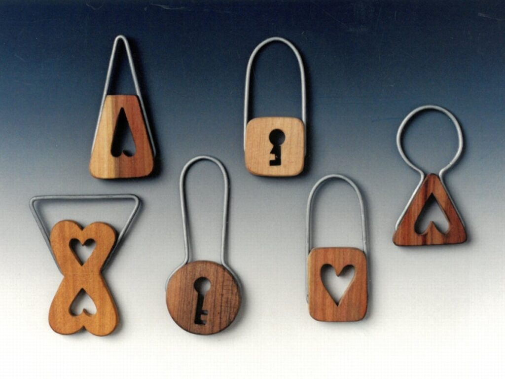 Prívesok na kľúče drevený – rôzne vzory