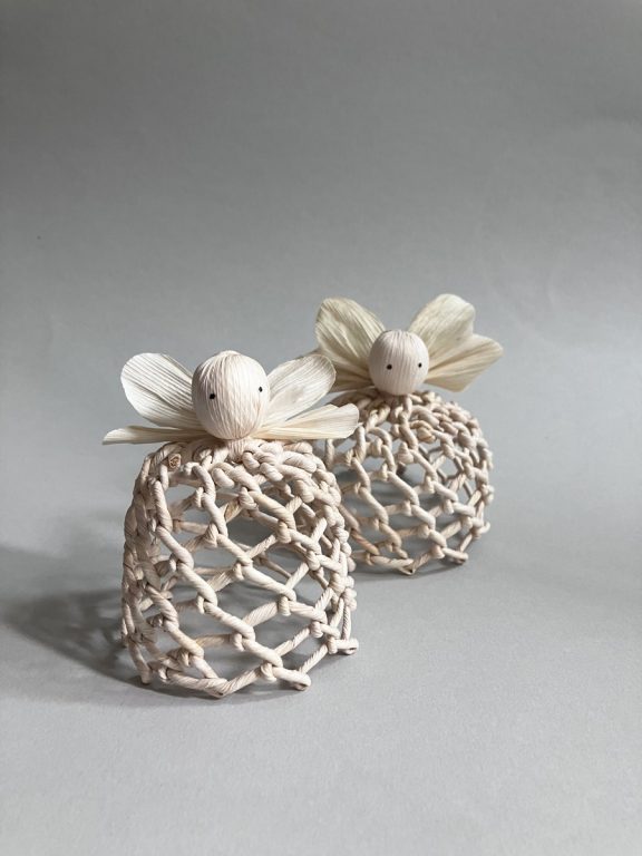 Panáčik šúpoľový s krídeľkami