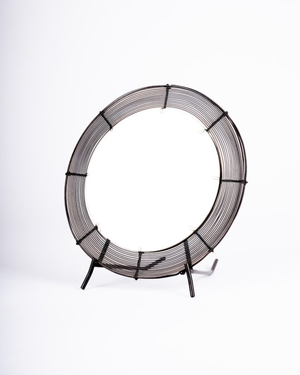 Zrkadlo drôtené so stojanom