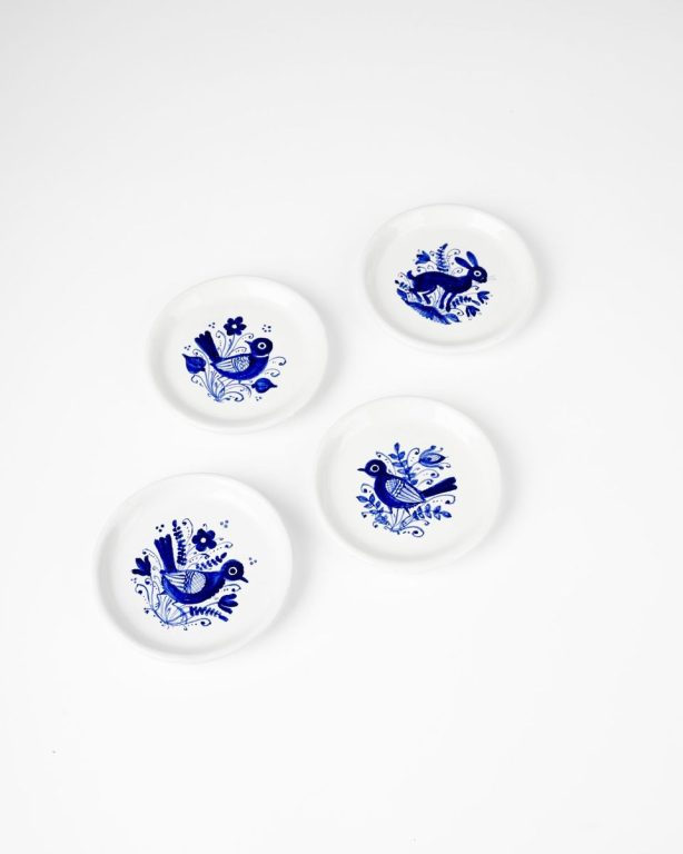 Tanierik majolikový zo zoomorfným motívom