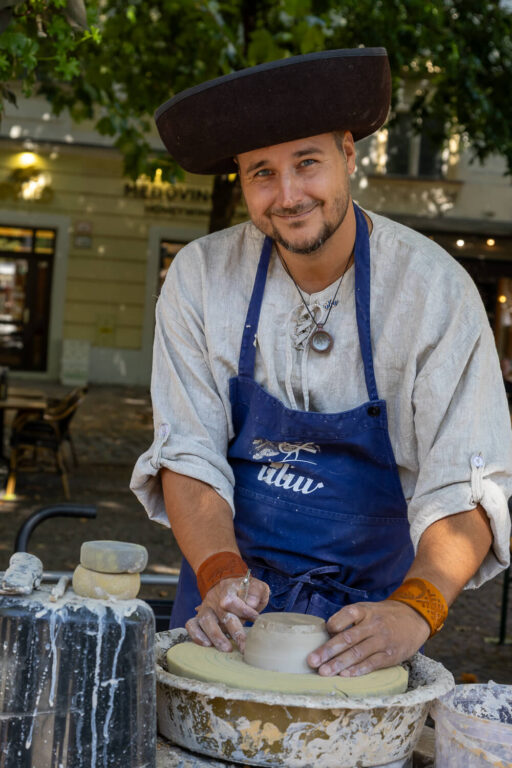 Zobraziť fotografiu potter from Bratislava Marek Čatloš