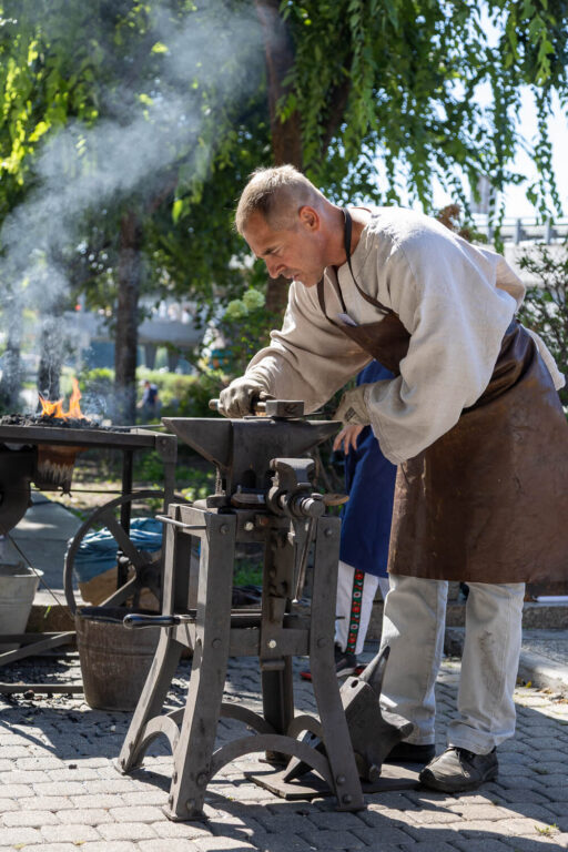 Zobraziť fotografiu Master of Folk Art Production in the field of blacksmithing Jozef Tomčala