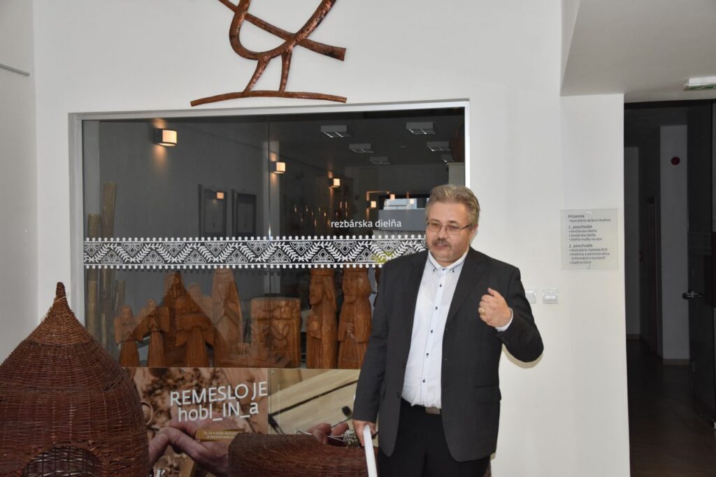 Zobraziť fotografiu Majstri hudobných nástrojov