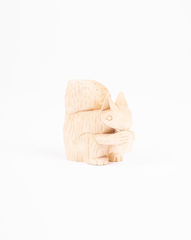 Veverička vyrezávaná