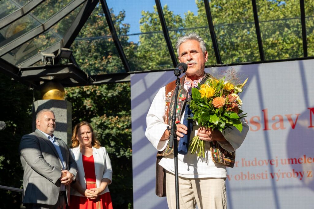 Zobraziť fotografiu Majstri ľudovej umeleckej výroby za rok 2025