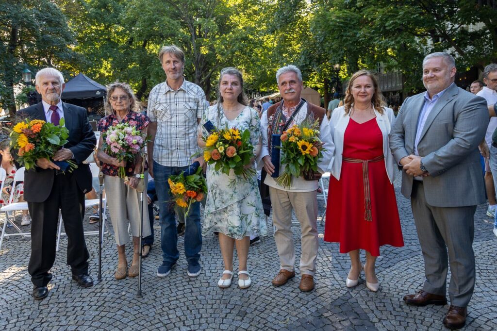 Zobraziť fotografiu Majstri ľudovej umeleckej výroby za rok 2025