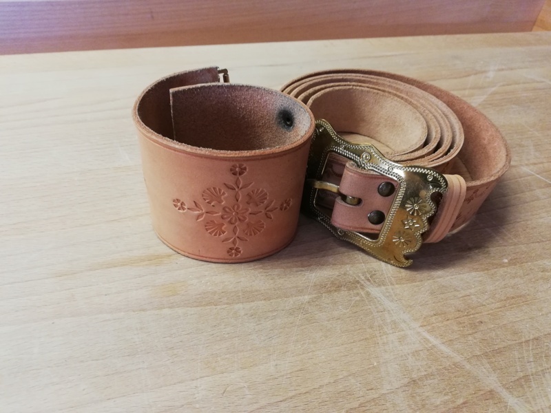 Výroba z kože – remeň a náramok