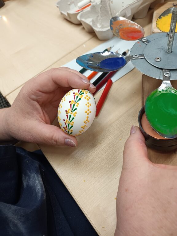 Zobraziť fotografiu Zdobenie kraslíc voskovaním