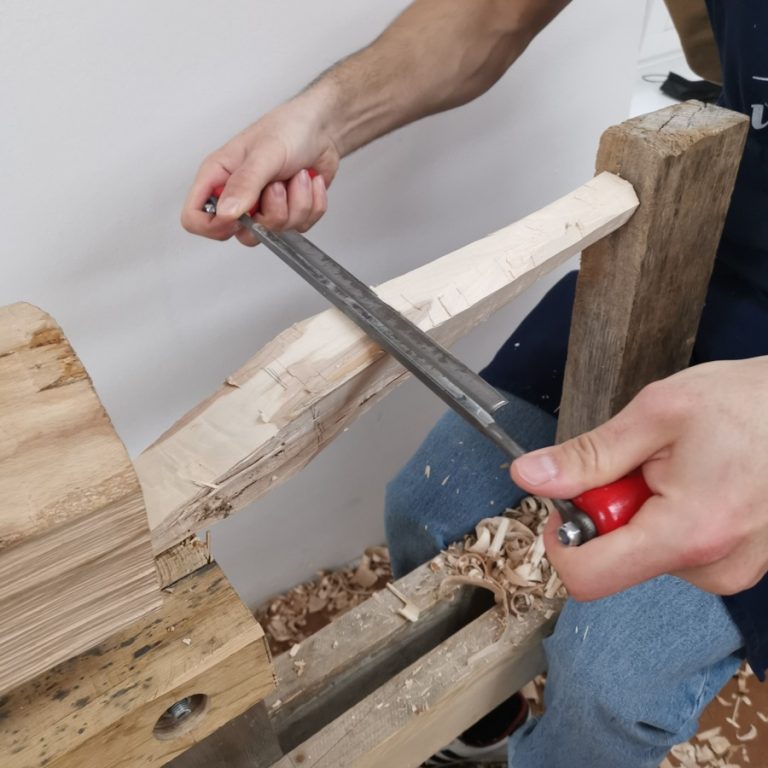 Zobraziť fotografiu Drevený stolček