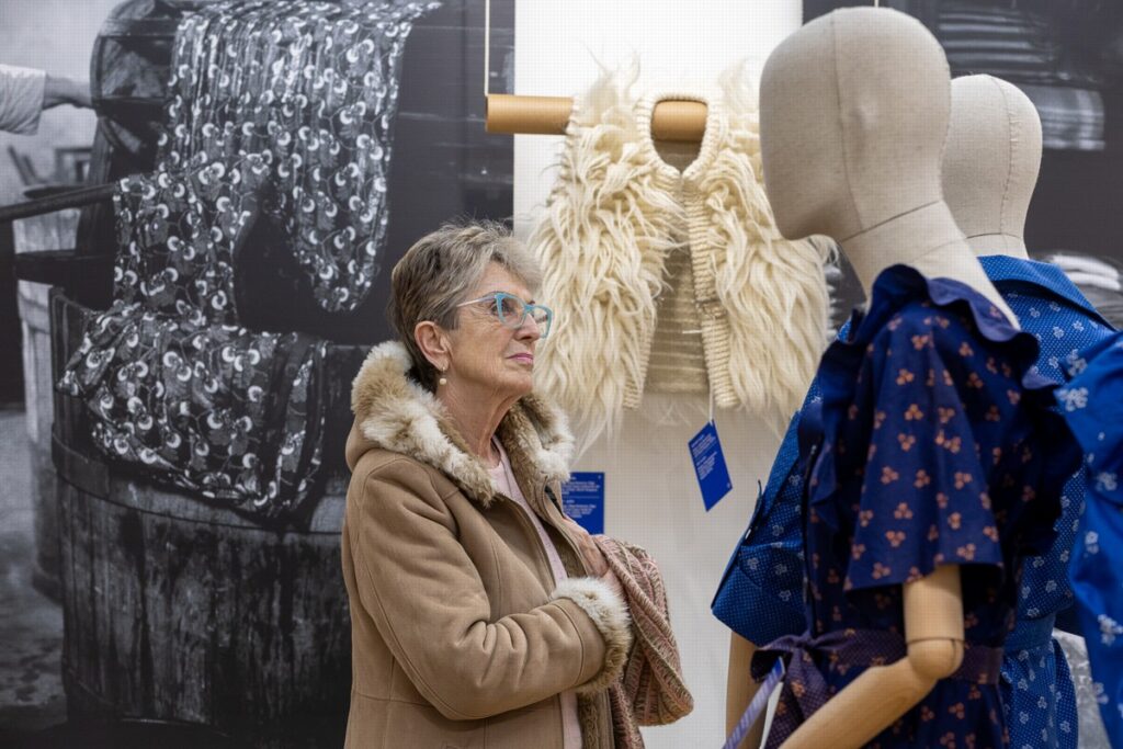 Show photo A single inspiration, two paths  ÚĽUV 1945 – 1989