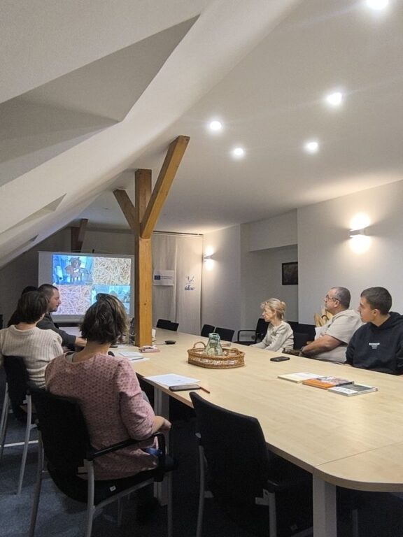 Zobraziť fotografiu Výroba zo slamy – workshop pre lektorov
