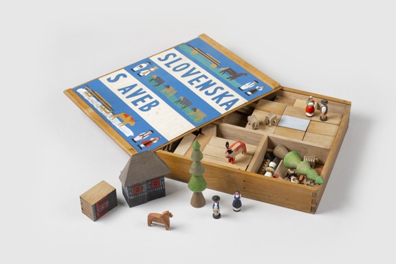 A single inspiration, two paths