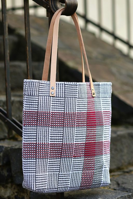 Zobraziť fotografiu Tkanie na krosnách – taška