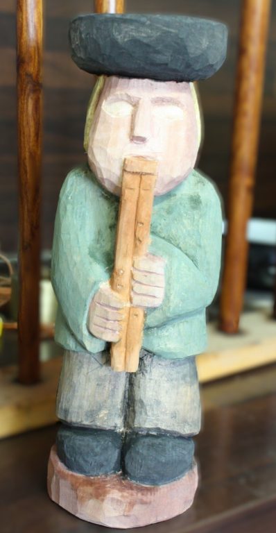 Zobraziť fotografiu Figurálna socha – muzikant