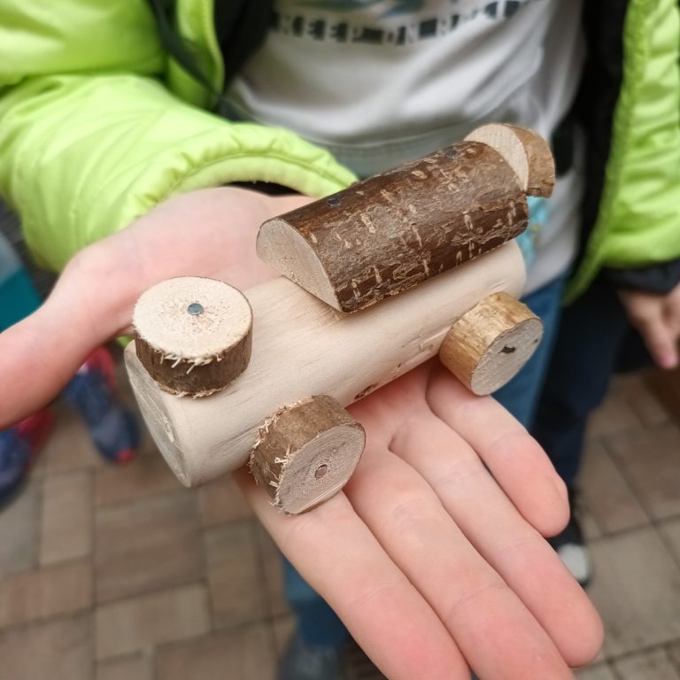 Zobraziť fotografiu Tvorivé dielne pre školy