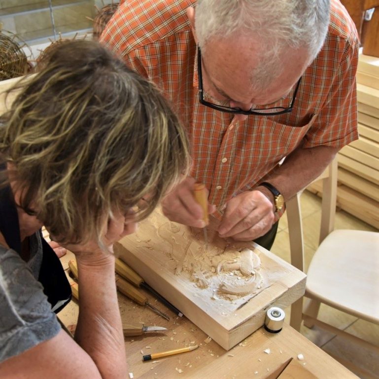 Zobraziť fotografiu Základy drevorezby – reliéf