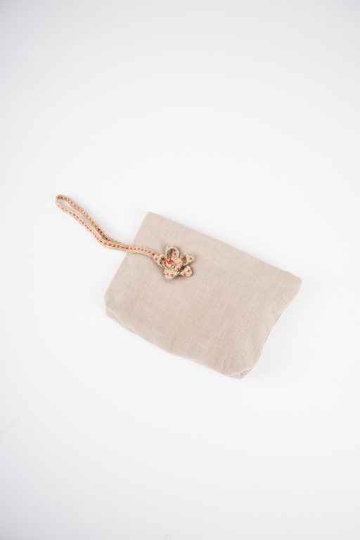 Zobraziť fotografiu Kozmetická taštička - Alexandra Kossárová, výtvarné konzultácie - Ľubica Poncik